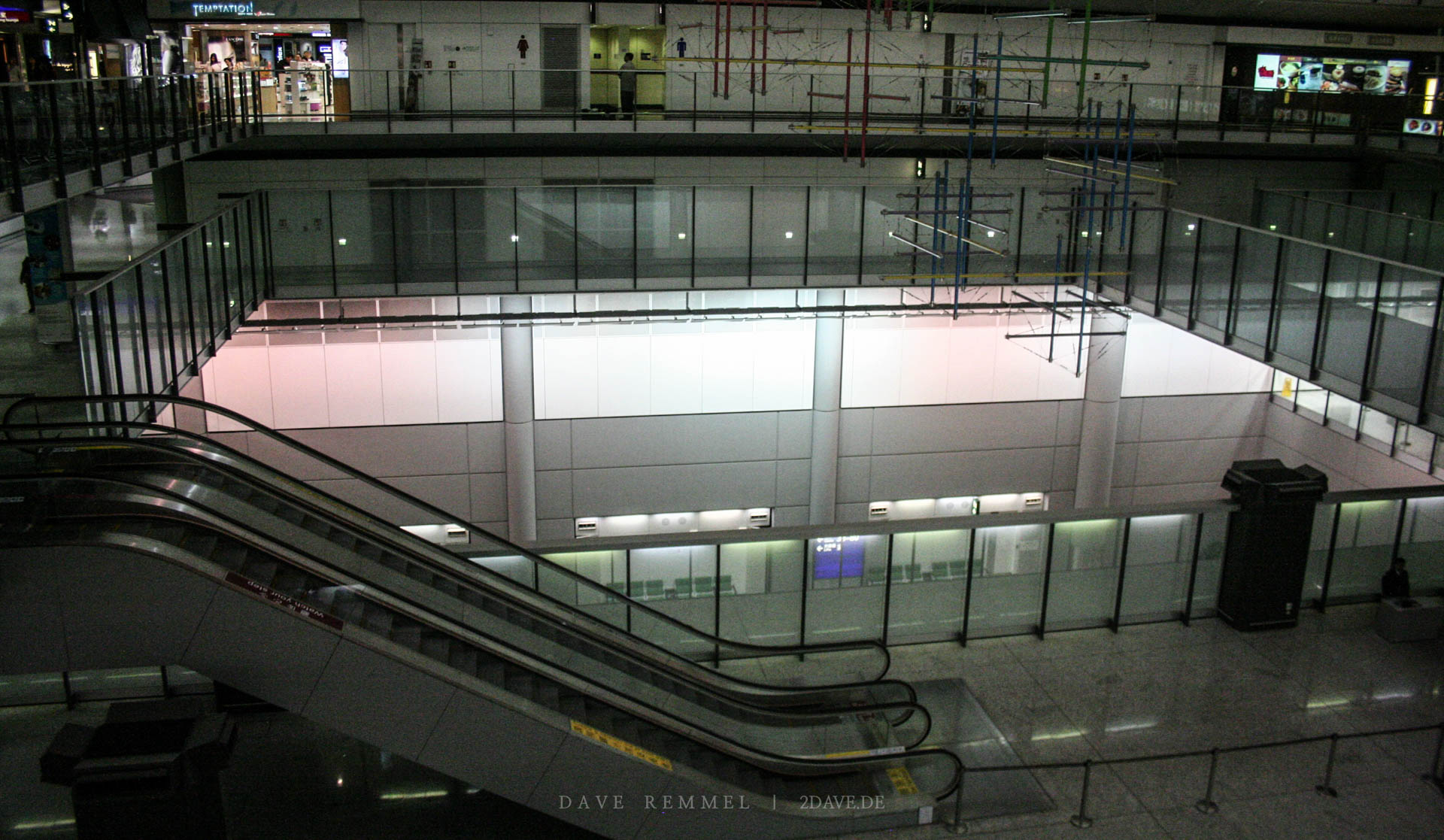 Der Flughafen in Hongkong geht teilweise über fünf Ebenen